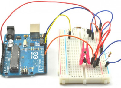 Schematic diagram of an experiment to create a thermostatic control system based on heater on/off switching using an Arduino assembly