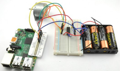 Schematic diagram of the experiment to control the speed and direction of rotation of an electric motor. using a Raspberry Pi assembly